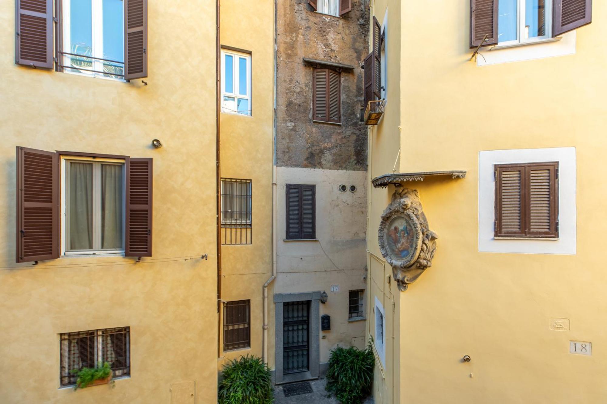 Iflat Classic And Contemporary * Roma